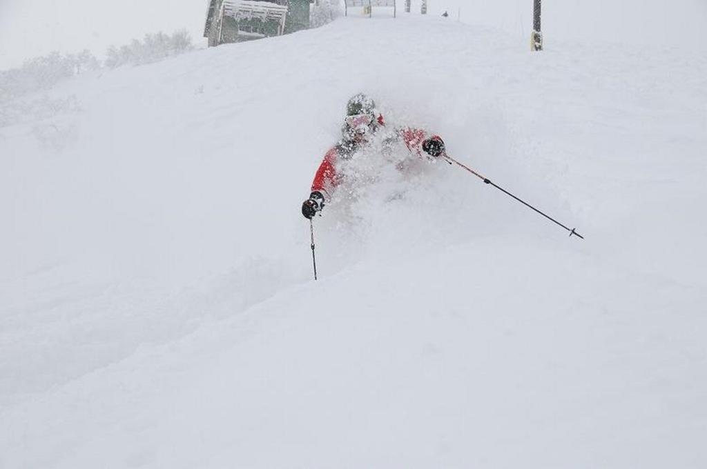 Hotel Niseko Alpen Kutchan Esterno foto